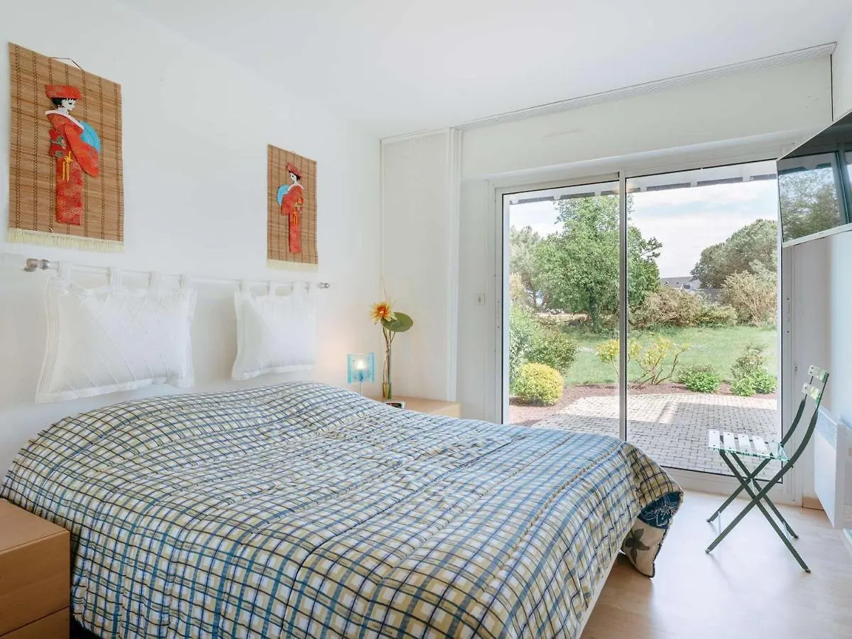 Appartement 3 Pieces A Carnac Avec Piscine Chauffee, Proche Plage Et Thalasso - 4 Pers. - Fr-1-477-230 0*,  France
